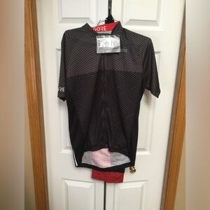 GORE C3 jersey and C5 riding bib style short tights+